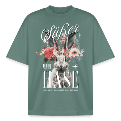 Boxy Unisex T-Shirt mit Hase Design - Grüner Bucht