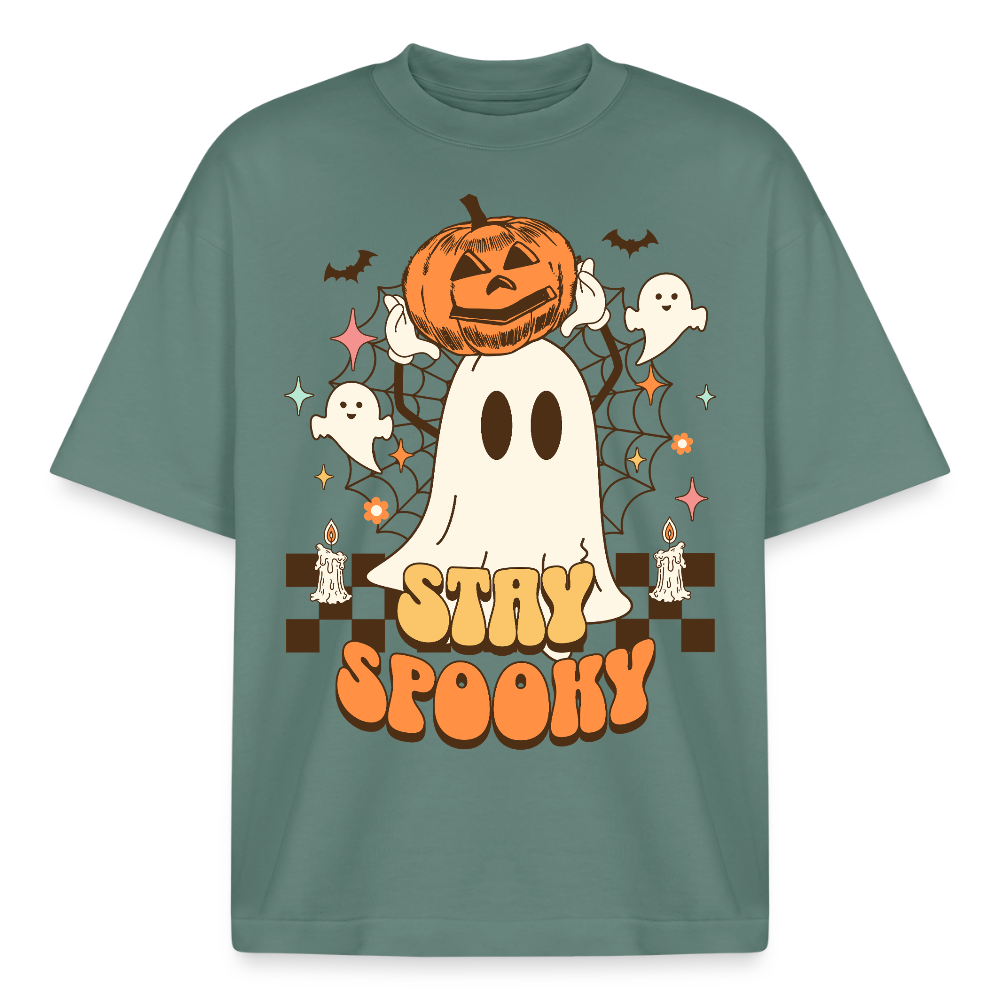 Grünes T-Shirt mit Stay Spooky Halloween Motiv, Geist und Kürbis